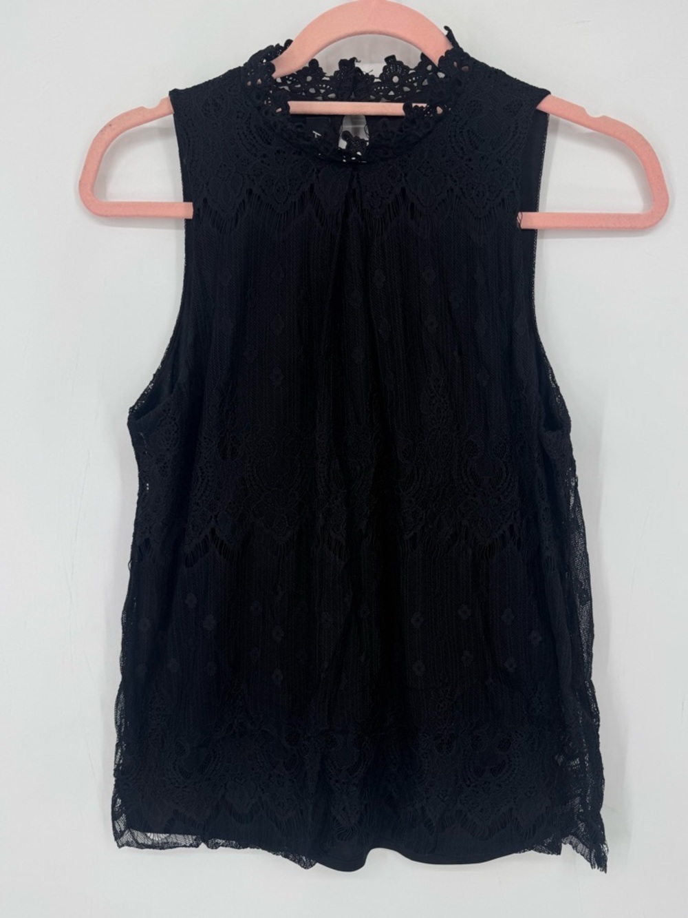 A. Byer Women's Black Lace High-Neck Sleeveless Career Business Top Size Large